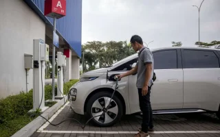 Bensin Masih Laku? Fenomena 'Back to ICE' 2026: Generasi Z Justru Buru Mobil Lawas Bekas di Tengah Gempuran EV