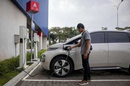 Bensin Masih Laku? Fenomena 'Back to ICE' 2026: Generasi Z Justru Buru Mobil Lawas Bekas di Tengah Gempuran EV