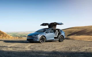 Kiamat Mobil Konvensional di Jakarta? Mengapa 'Solar-Hybrid' & Langganan Baterai Menjadi Penyelamat Dompet di Juni 2026